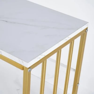 صورة رف كتب لوريا