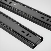 صورة وِحدة تلفزيون نِيڤا – خَشَب طبيعي بتصميم بسيط وأدراج تُغلق بسلاسة