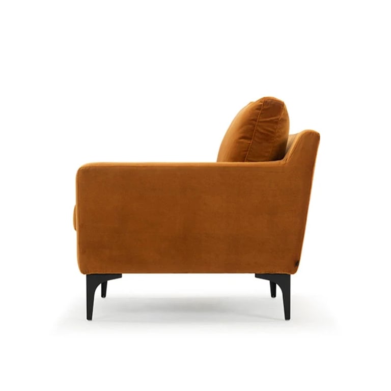 Elvio Classic Chair – Simple Comfort with Timeless Lines