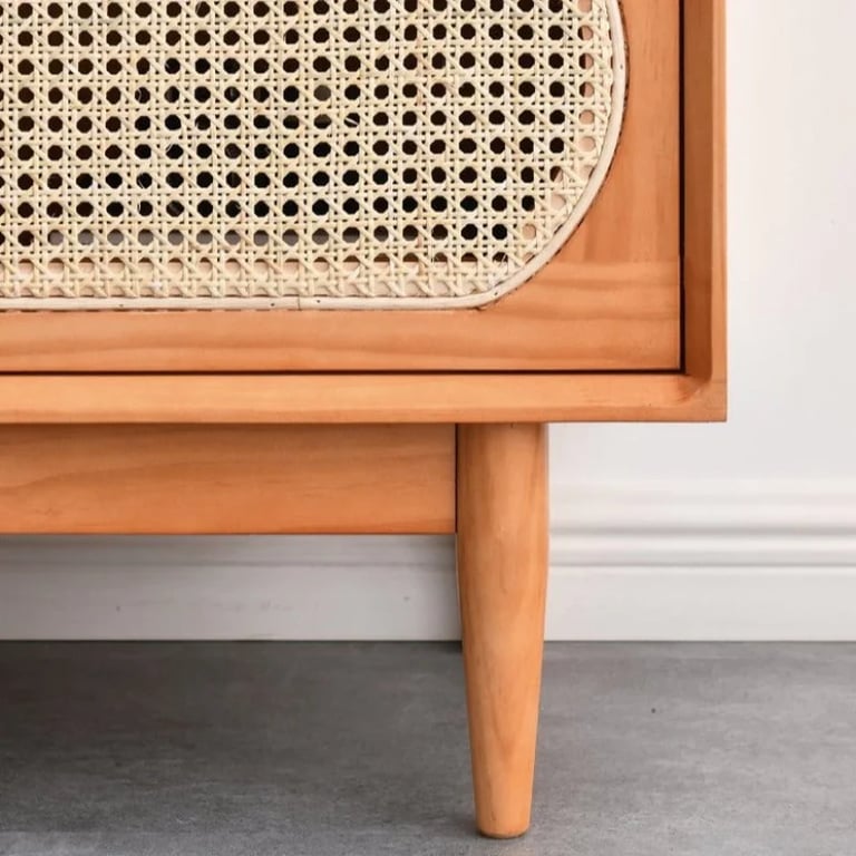 Picture of Sunbury TV table