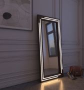 صورة فاليا مرآة حائط مع إضاءة قوية