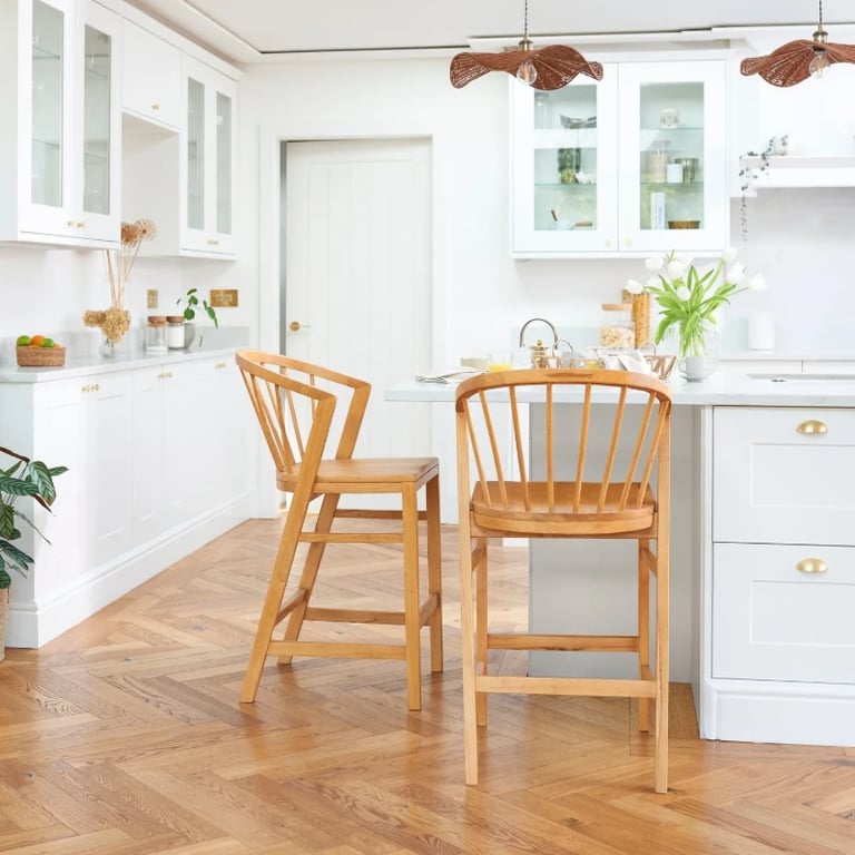 صورة كرسي كونتر نورلاند من الخشب الطبيعيّ