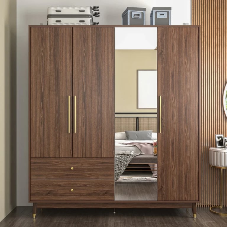 صورة دولاب خشب طبيعي مع مرآة - ميرامير