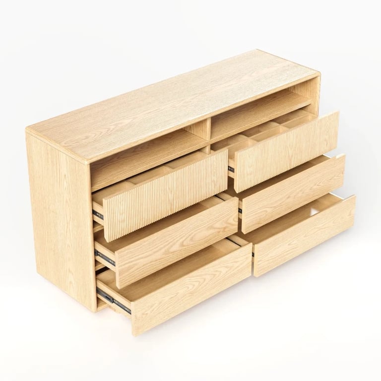 صورة ميريلّا – كومود من الخشب الطبيعي بـ 8 أدراج بتصميم عصري مخدّد