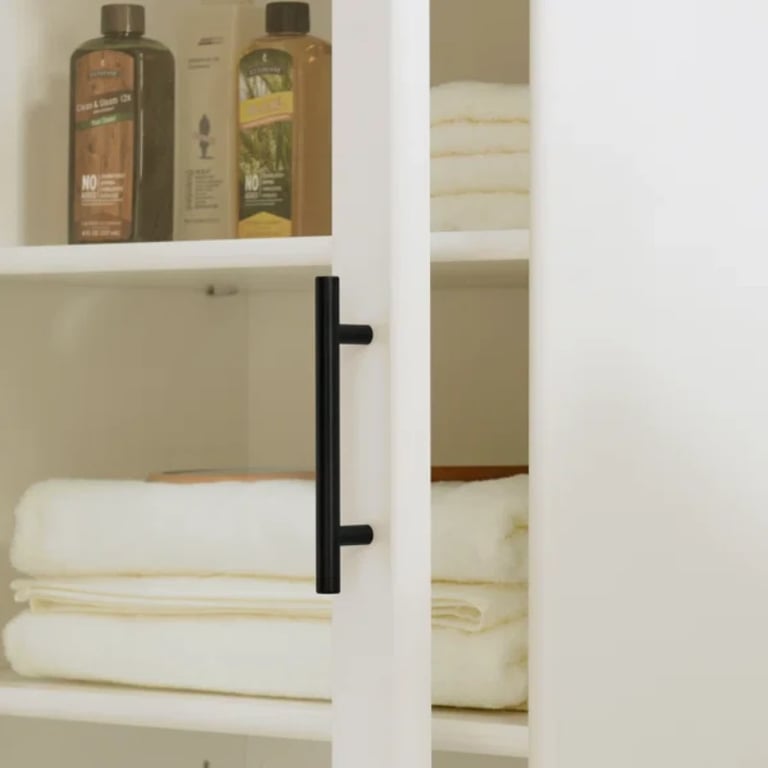 صورة خزانة من الخشب -نابولي