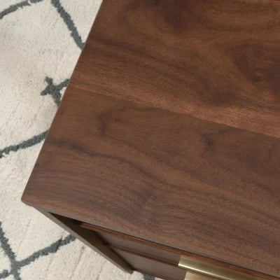 صورة .لينيا مكت – من الخشب الطبيعي