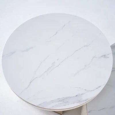 صورة طقم طاولات فيلميرا لوكس – أناقة ذهبية تلتقي بسحر الخشب الطبيعي