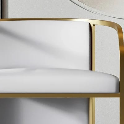 صورة لويـس كرسي عصري – أناقة الجلد الصناعي بقاعدة ذهبية