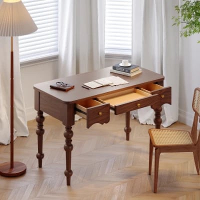 Arboria Classic Desk - Natural wood.