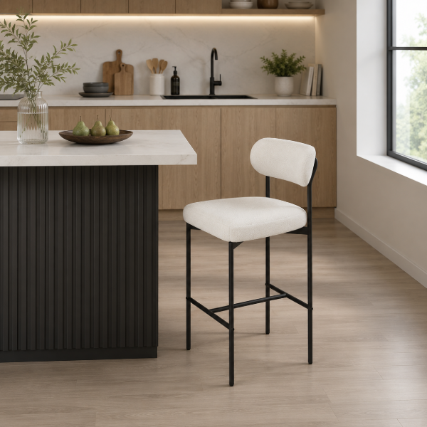 صورة كرسي بار فيلور مبطن – هيكل أسود