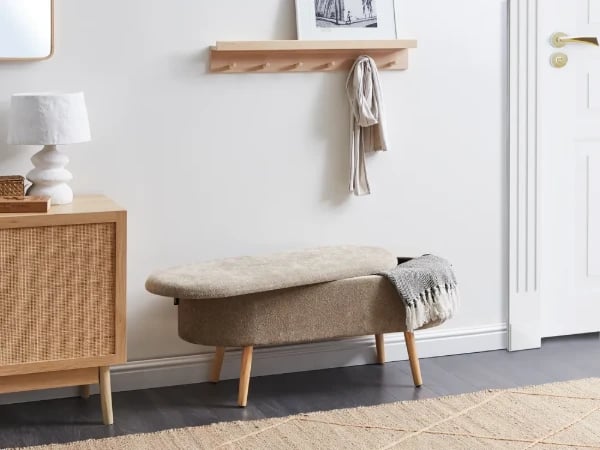 صورة الملكي مقعد مصنوع من الخشب الطبيعي