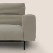 صورة أوليفارو – كنبة بثلاثة مقاعد بتصميم منخفض – بلون بيج رملي وأرجل سوداء مطفية