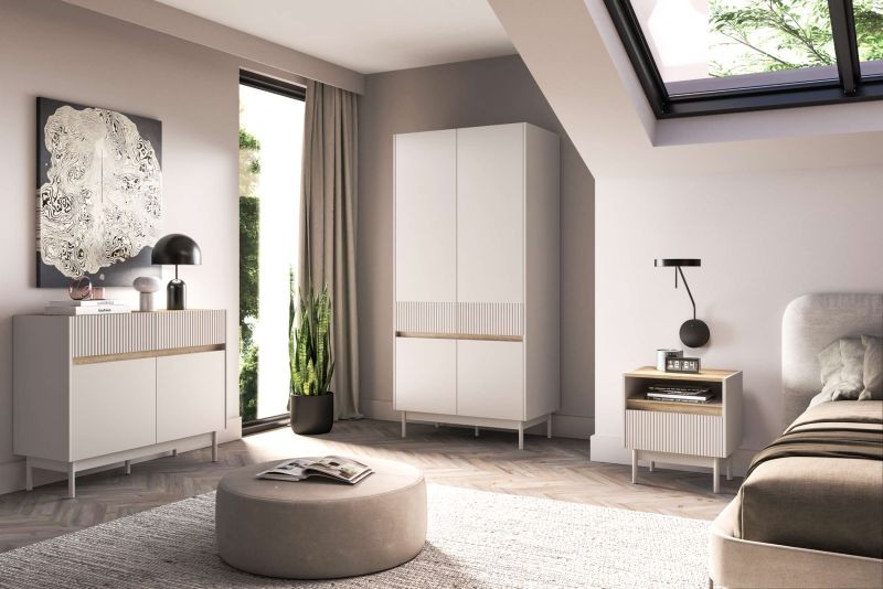 Picture of Seron Natural Wood Bedroom Set