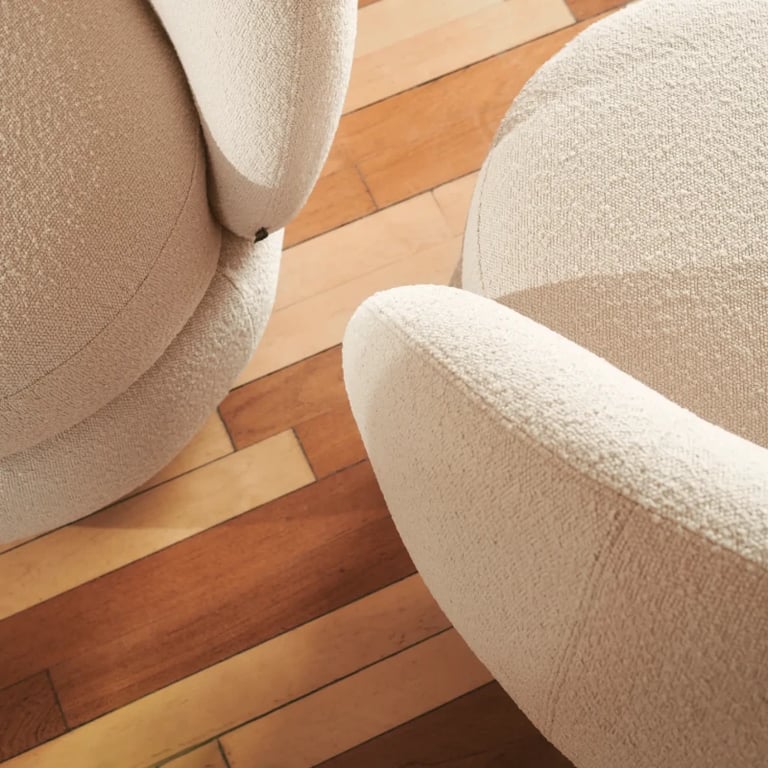 صورة كرسي أرفورا الدوار – تصميم فني بظهر منحوت