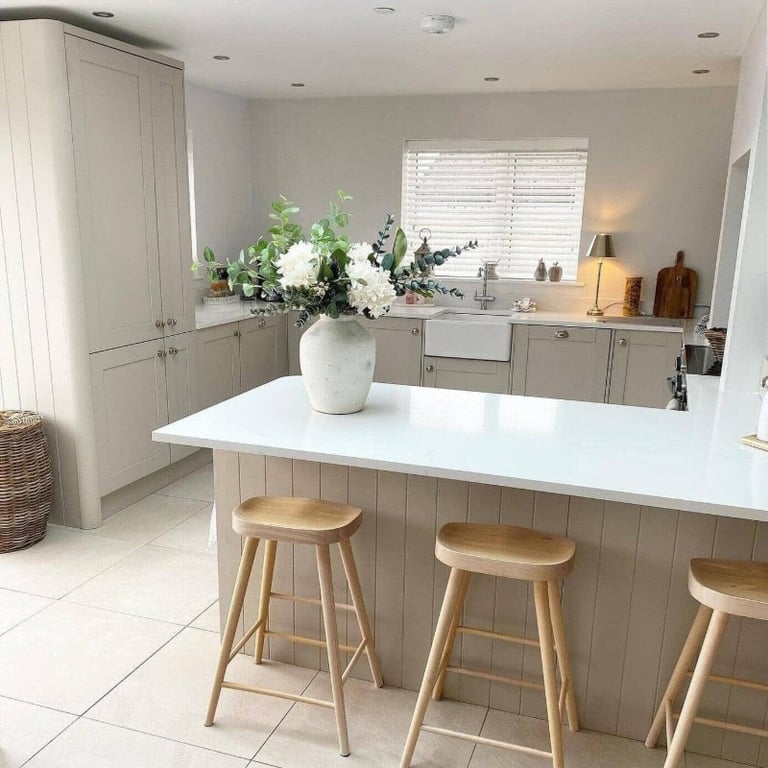 صورة ريكسو – كرسي كونتر بدون ظهر من الخشب الطبيعي