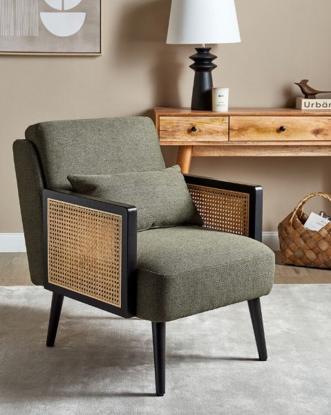 Elaro Relaxing Armchair – Timeless Elegance with Everyday Comfort