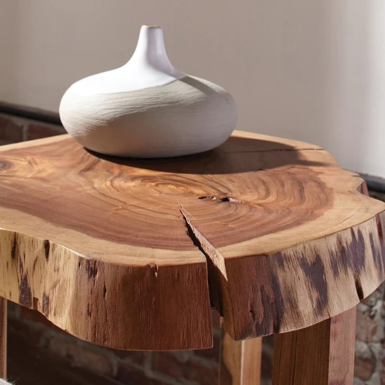 صورة طاولة جانبية خشب طبيعي - بركشير