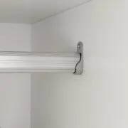 صورة دولاب خشب طبيعي مع مرآه - كلامي