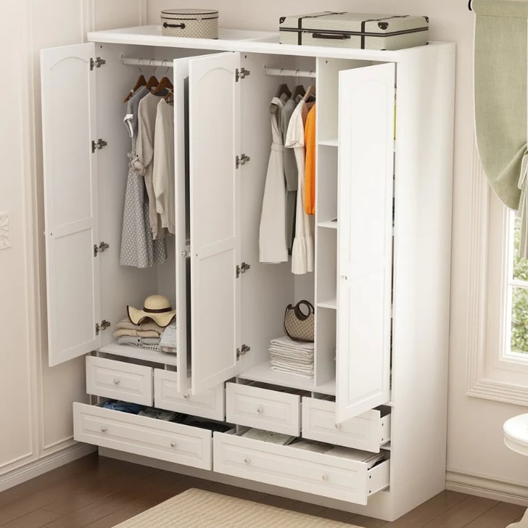 صورة دولاب أنيق ذات مرآة أمامية  - مكسيكو