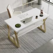 صورة كرانڤ – مكتب فاخر من الخشب الطبيعي