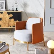 صورة كرسي ديبورا بذراعين – تصميم أنيق بقاعدة خشب طبيعي