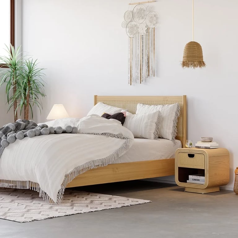 صورة طاولة غرفة نوم راتان مع خشب طبيعي - دمنال