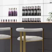 صورة كرسي بار كليمان – إطار ذهبي مع مقعد مُبطّن