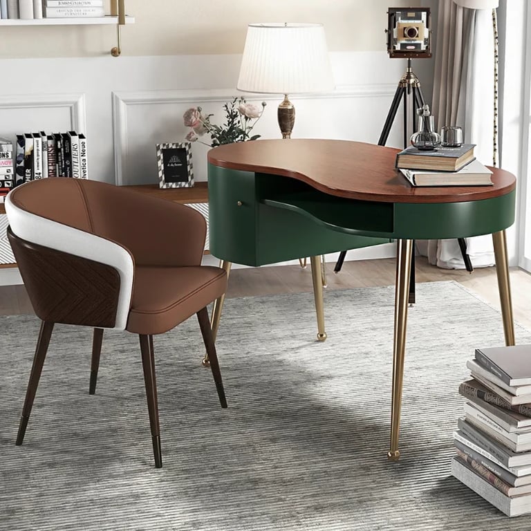 Soleil Curved Desk - Natural wood.