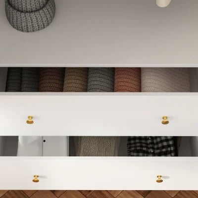 صورة دولاب خشب طبيعي مع مرآه - كلامي