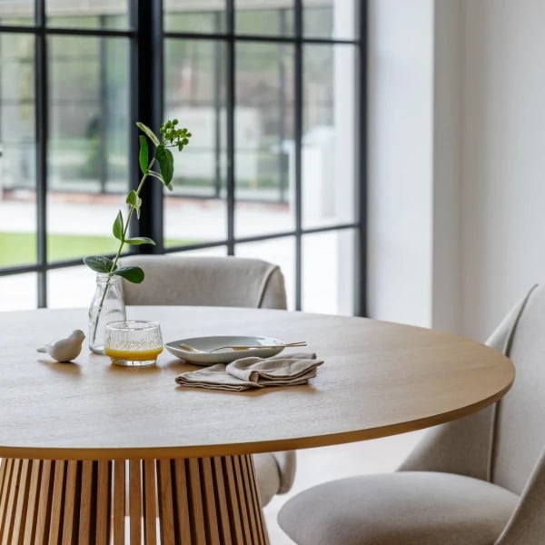 صورة نارا طاولة طعام دائرية – خشب طبيعي