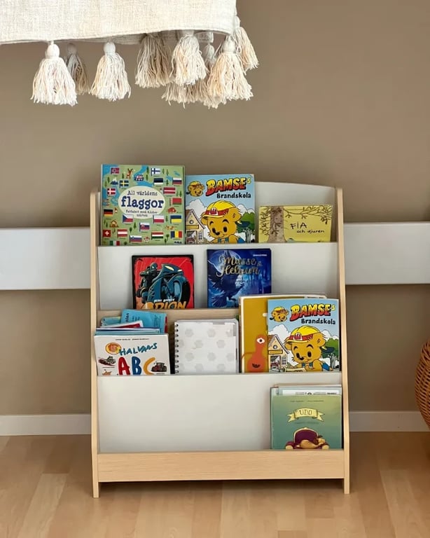 JoliNid Kids- Natural wood Bookshelf.