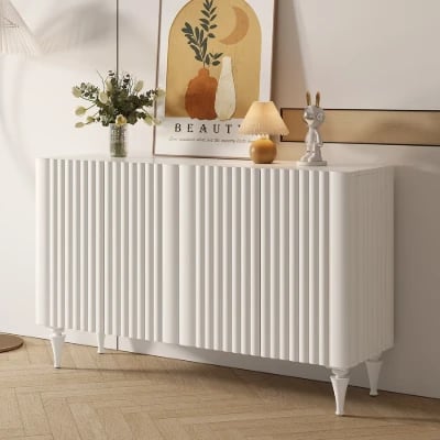 صورة لورايا سايدبورد خشب طبيعي – تصميم كلاسيكي بملمس منحوت