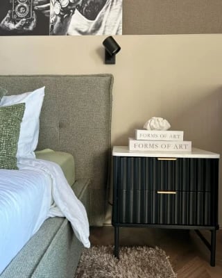 Lorven Modern Bedside Table – Natural Wood