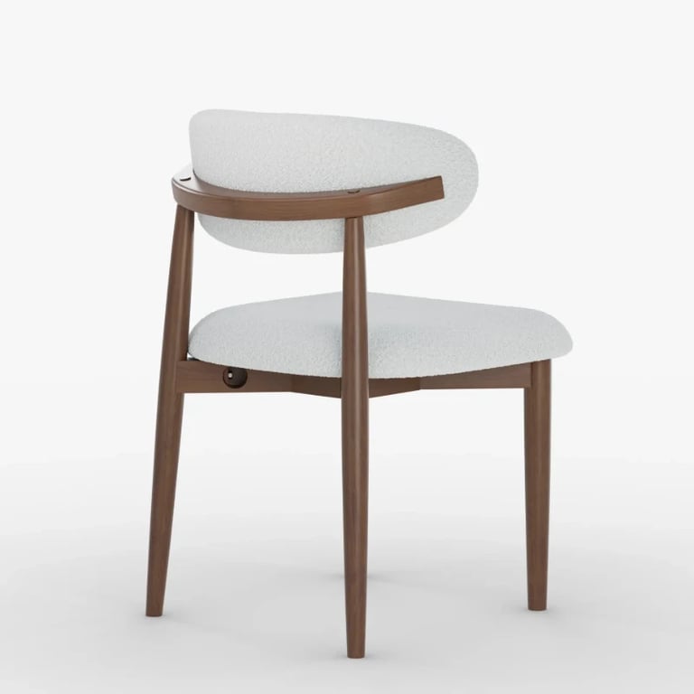 صورة كرسي الطعام إليو بظهر منحني – تصميم أنيق من الخشب الطبيعي المعالج