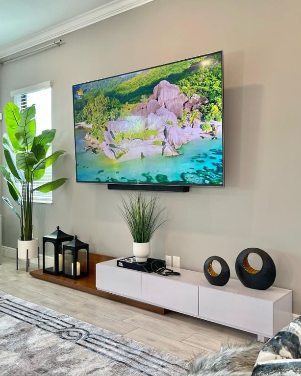 صورة وحدة تلفزيون لوناۤرا قابلة للتوسيع – خشب طبيعي مع 3 أدراج تخزين