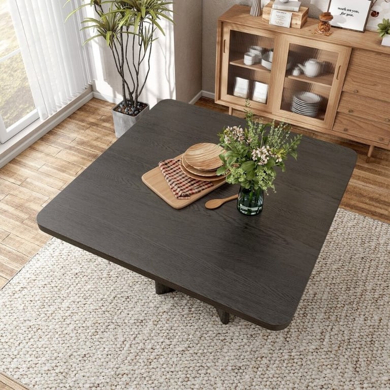 Overo – Modern Natural Wood Dining Set with a Distinctive Design