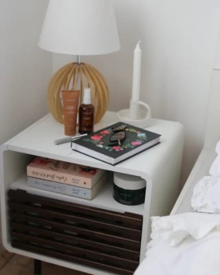 Elvio Modern Bedside Table – Natural Wood with Open Shelf & Drawer
