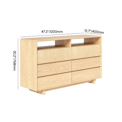 صورة ميريلّا – كومود من الخشب الطبيعي بـ 8 أدراج بتصميم عصري مخدّد