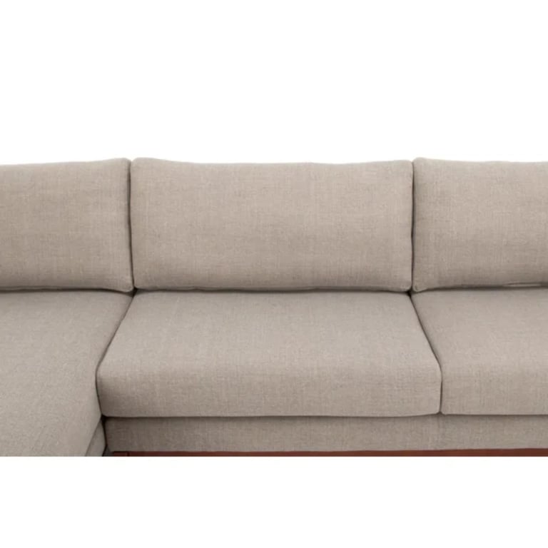 صورة كنبة تيدي على شكل حرف الـ – خشب طبيعي