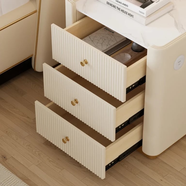 صورة طاولة غرفة نوم خشب طبيعي 3 درج - سيرينفي