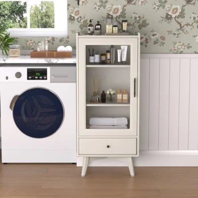 صورة خزانة من الخشب -نابولي