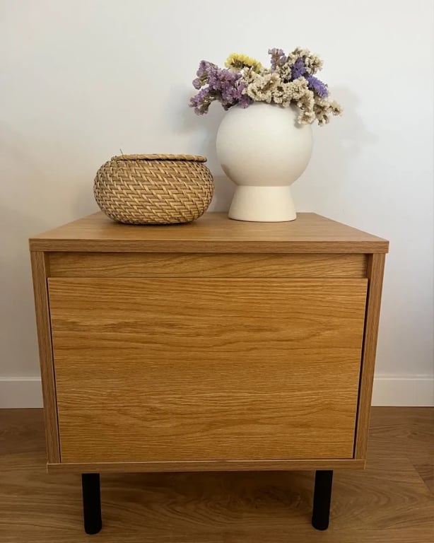 Novea – Natural Wood Bedside Table with Hidden Drawer