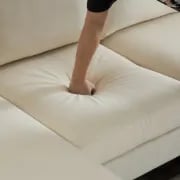 صورة مودين كنبة ركنية على شكل حرف الـ – بقاعدة من الخشب الطبيعي