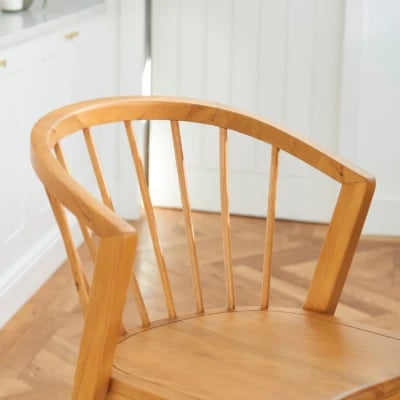 صورة كرسي كونتر نورلاند من الخشب الطبيعيّ