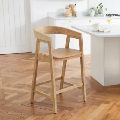 صورة إلفو  -كرسي البار العصري –خشب  طبيعي مع مقعد مبطن