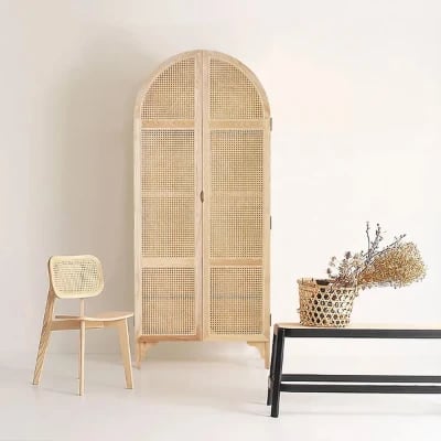 صورة دولاب خشب طبيعي مع راتان -ميلانو