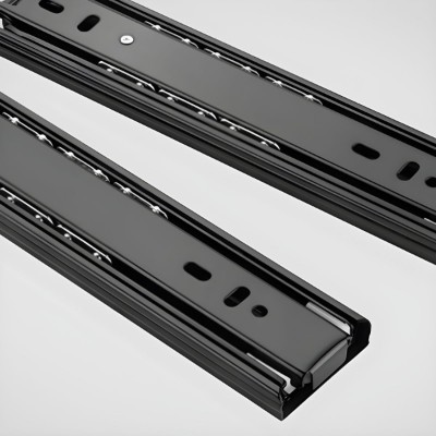 صورة وِحدة تلفزيون نِيڤا – خَشَب طبيعي بتصميم بسيط وأدراج تُغلق بسلاسة