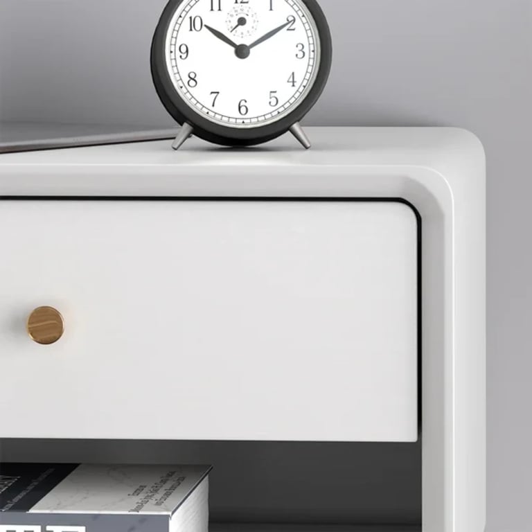 صورة طاولة غرفة نوم ريني مع درج