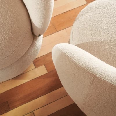 صورة كرسي أرفورا الدوار – تصميم فني بظهر منحوت