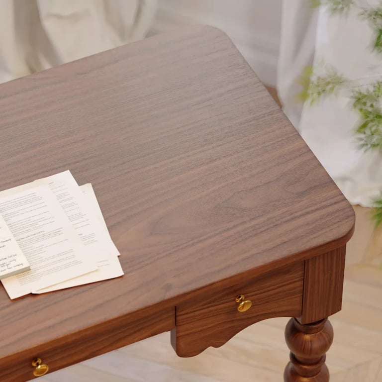 Arboria Classic Desk - Natural wood.